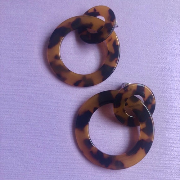 Jewelry - 3/$25 Tortoise circle loop earrings